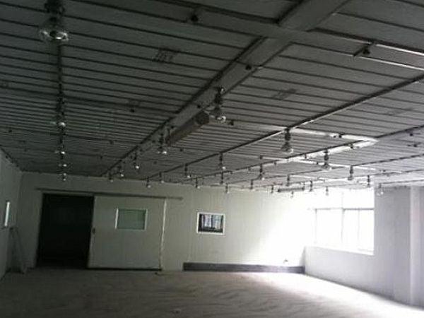 在設(shè)計(jì)無(wú)塵噴漆房時(shí)要注意哪些方面呢